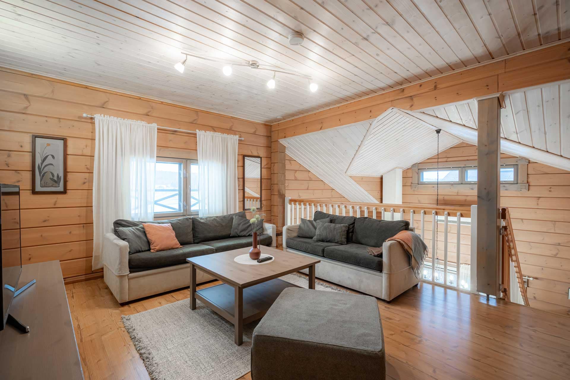 HimosLomat_Rantahovi-1B-10
