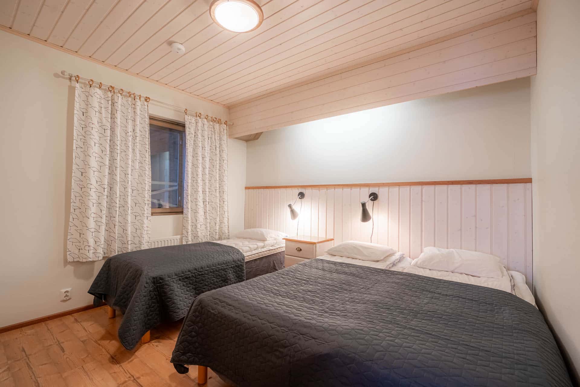 HimosLomat_Rantahovi-1B-16
