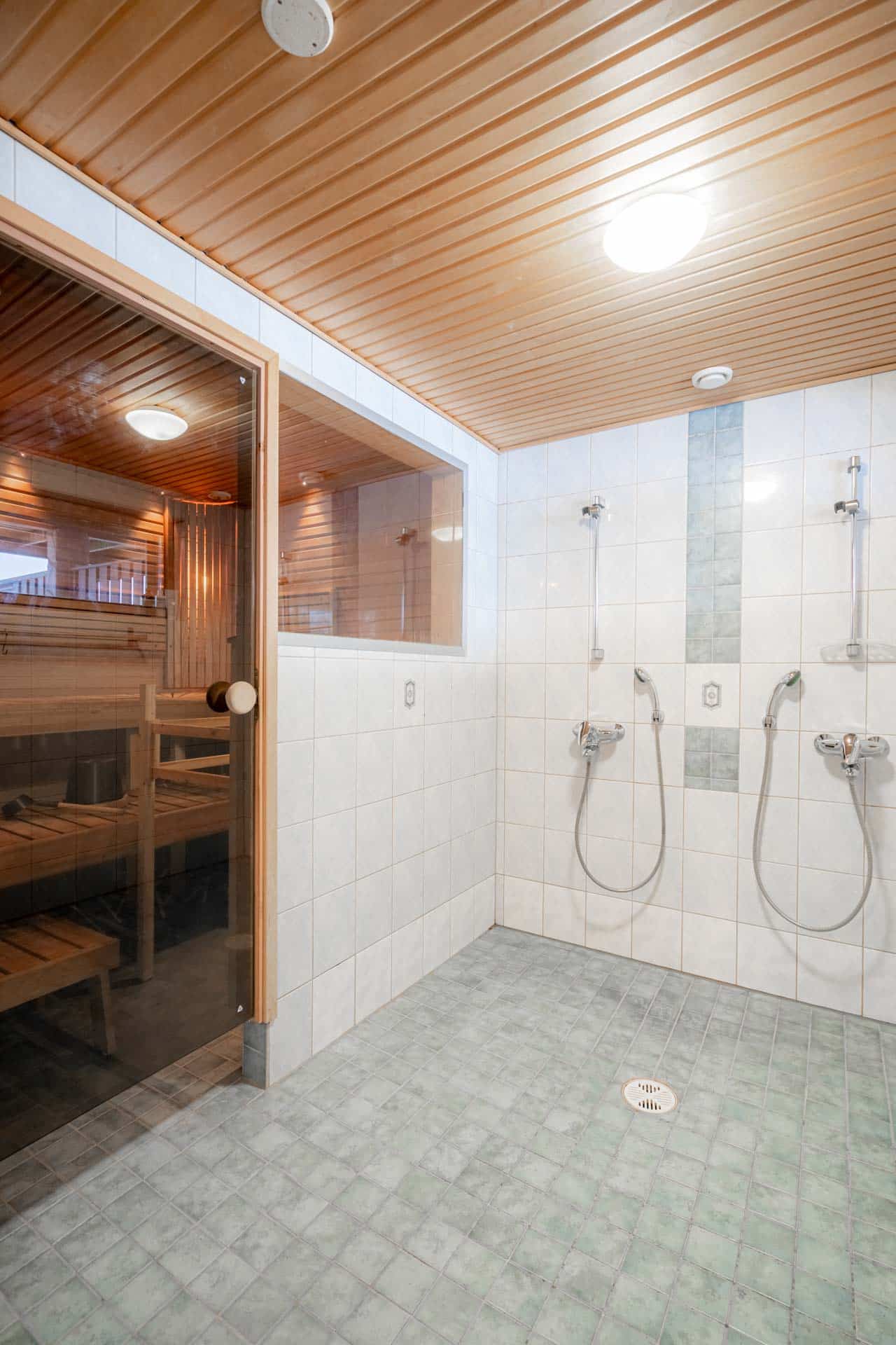 HimosLomat_Rantahovi-1B-17
