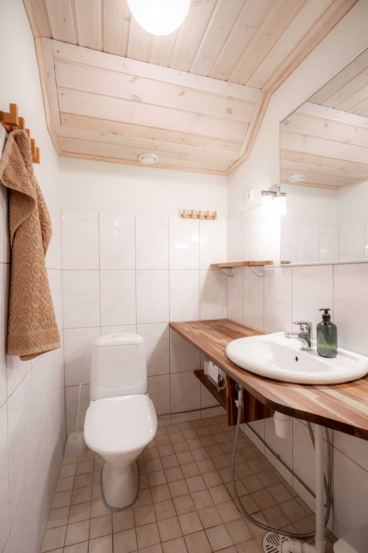 HimosLomat_Rantahovi-1B-19
