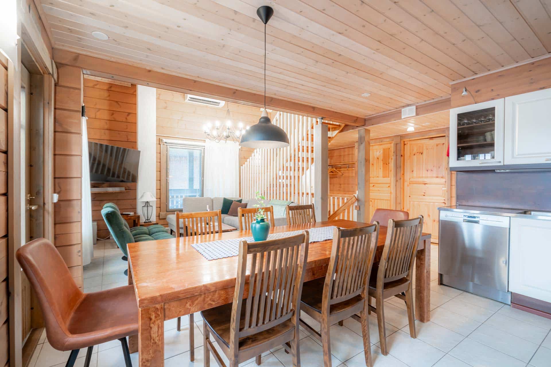 HimosLomat_Rantahovi-1B-4
