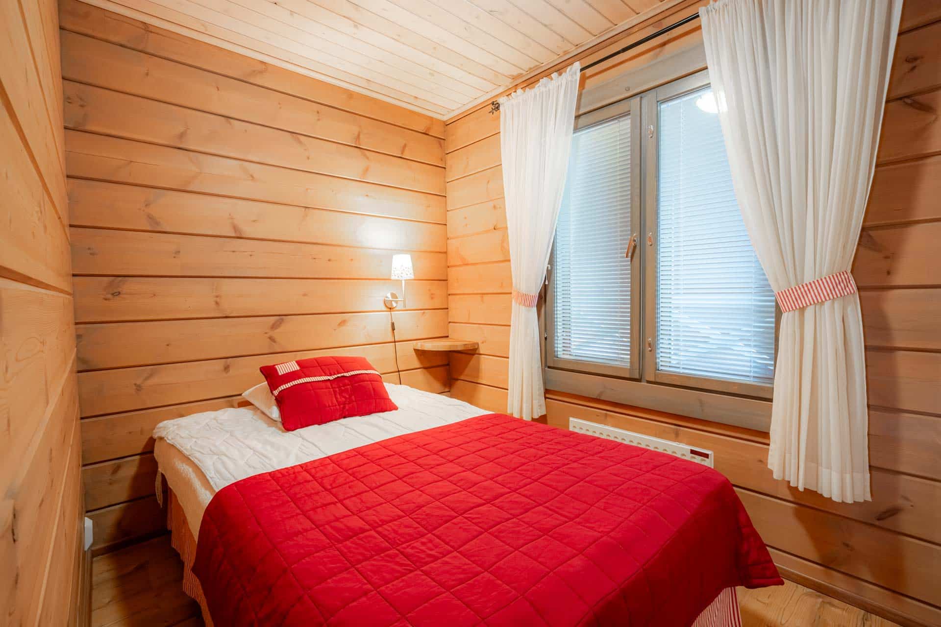 HimosLomat_Rantahovi-1B-8
