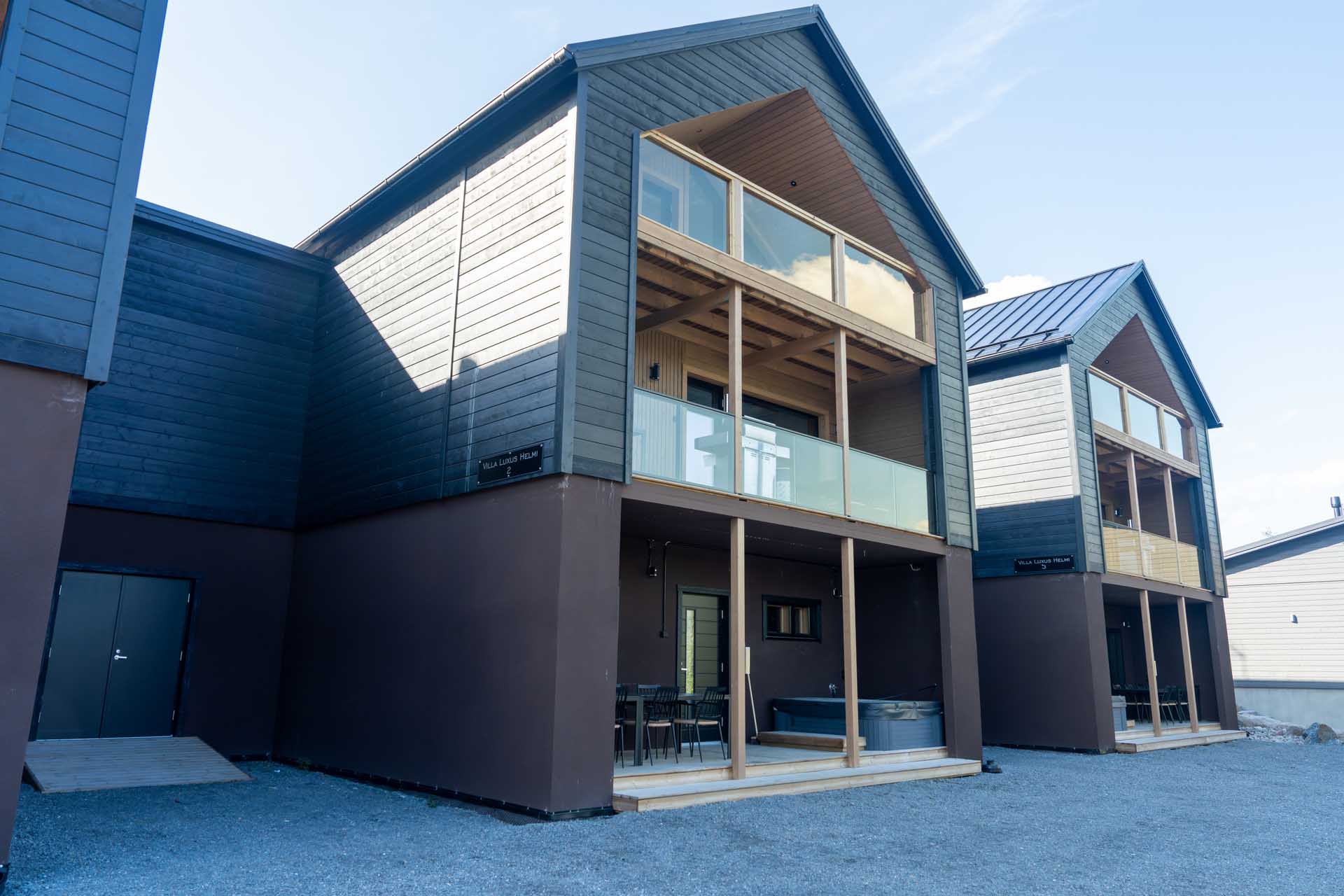 2025_villaluxushelmi_kesa3
