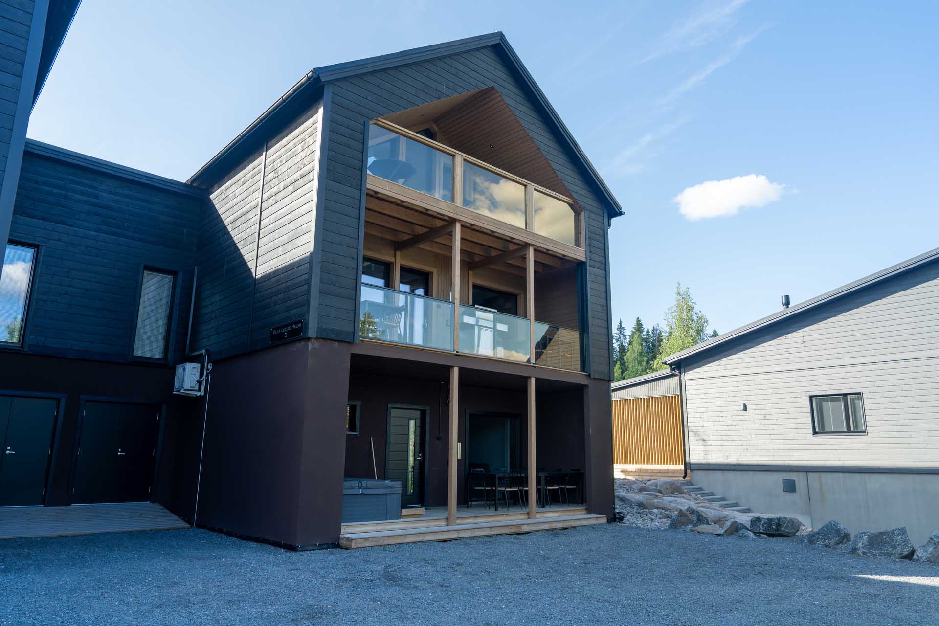 2025_villaluxushelmi_kesa4
