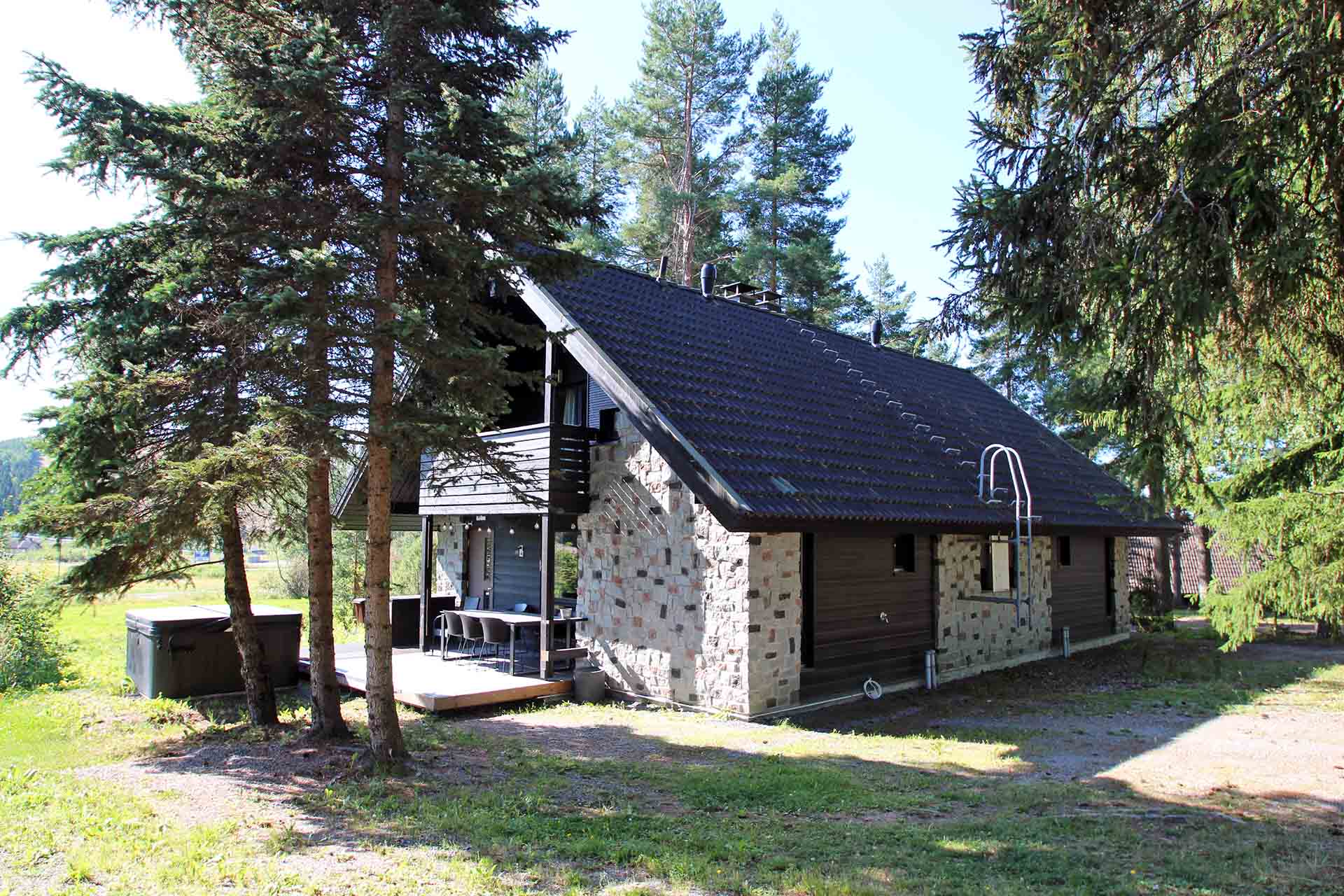 Alppihimos 27, 6 hlön paritalo