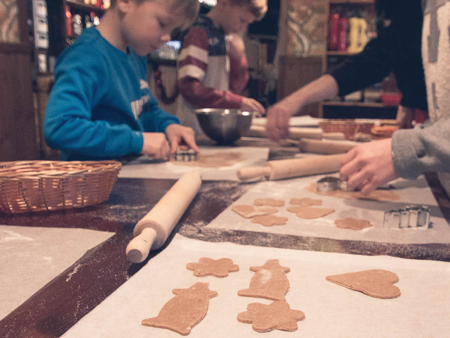 Piparkakkujen leipominen Himos